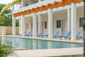2 BD Suite with Balcony, Rooftop Pool, Hot Tub, Gym #207